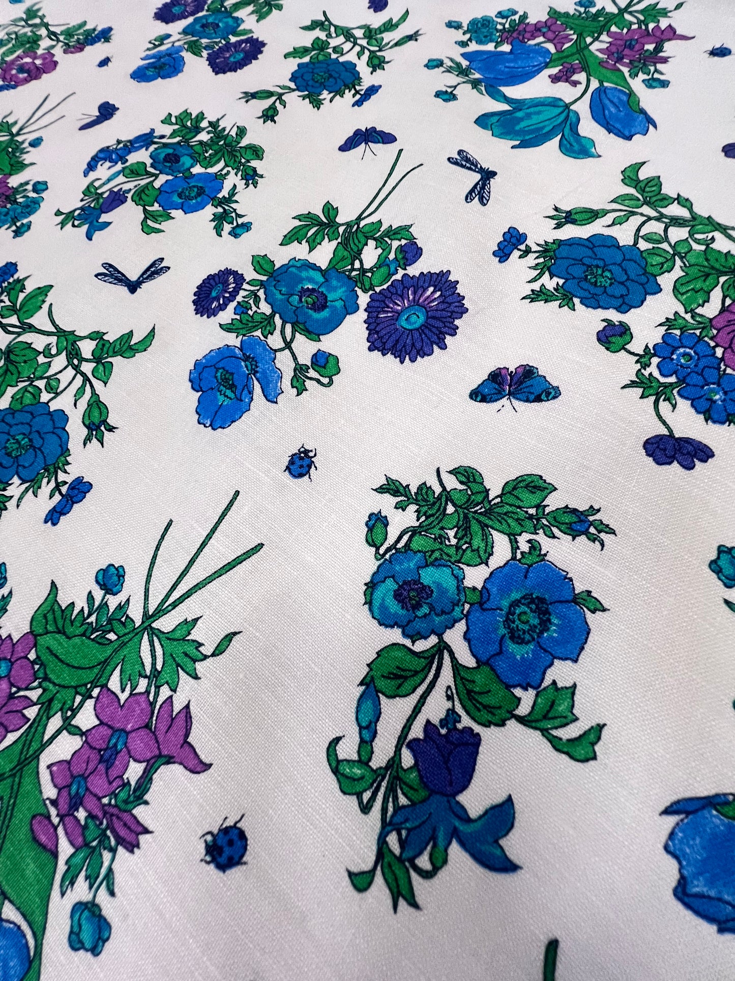 Country Maiden - Linen