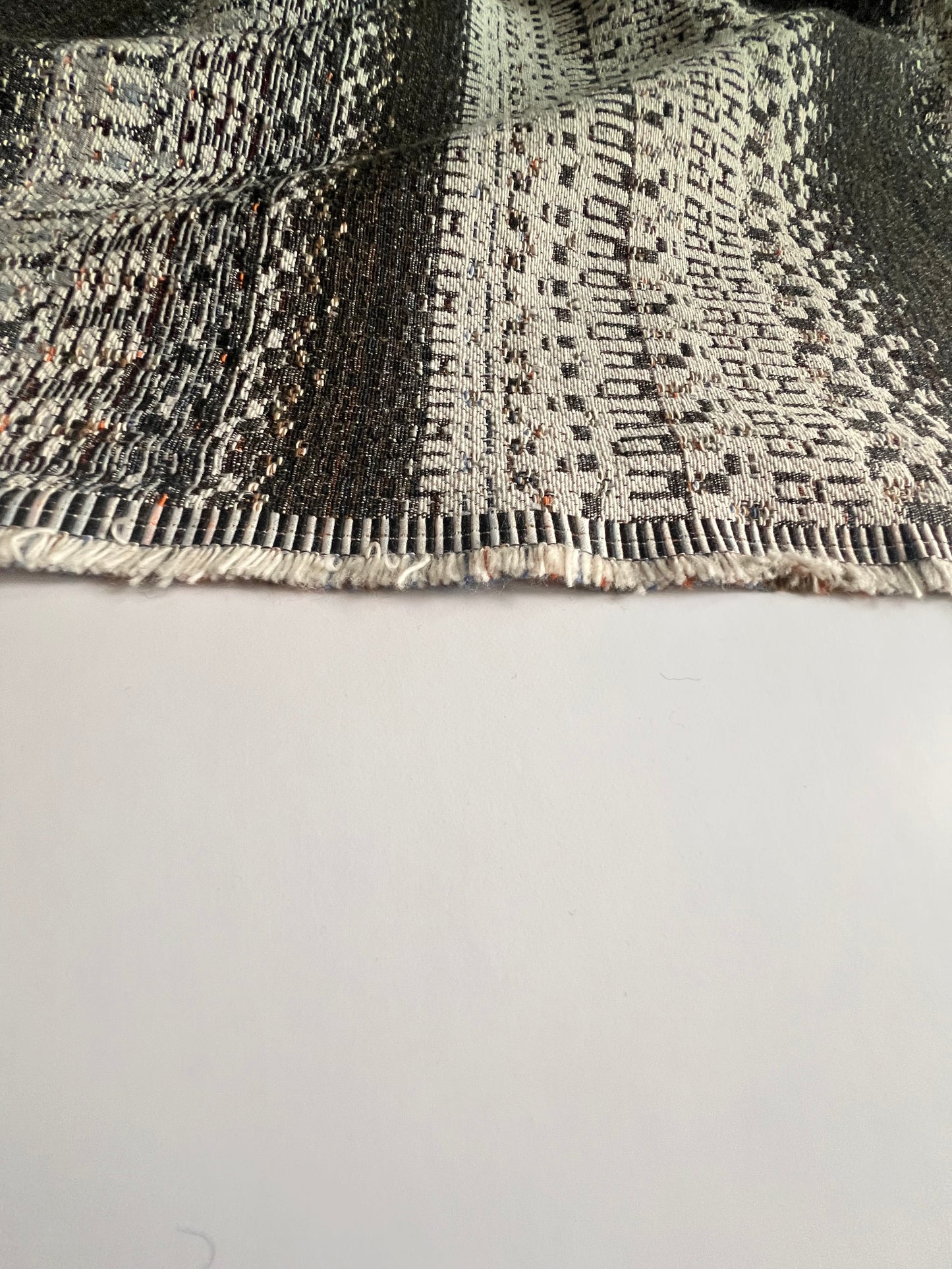 The mountains and valleys - 240cm